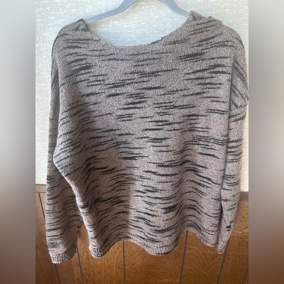 Long Sleeve Pullover Cozy Sweater Size Large - Picture 5 of 5